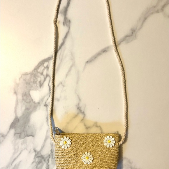 Kids Woven Crossbody Bag with Daisy Accents - straw purse - Picture 5 of 6